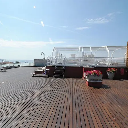 Отель President